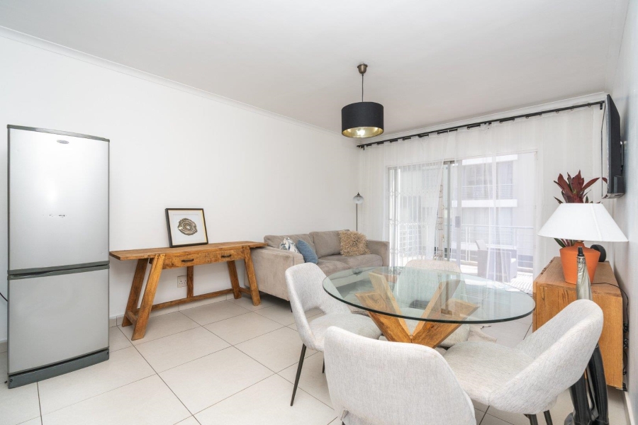 To Let 2 Bedroom Property for Rent in Green Point Western Cape